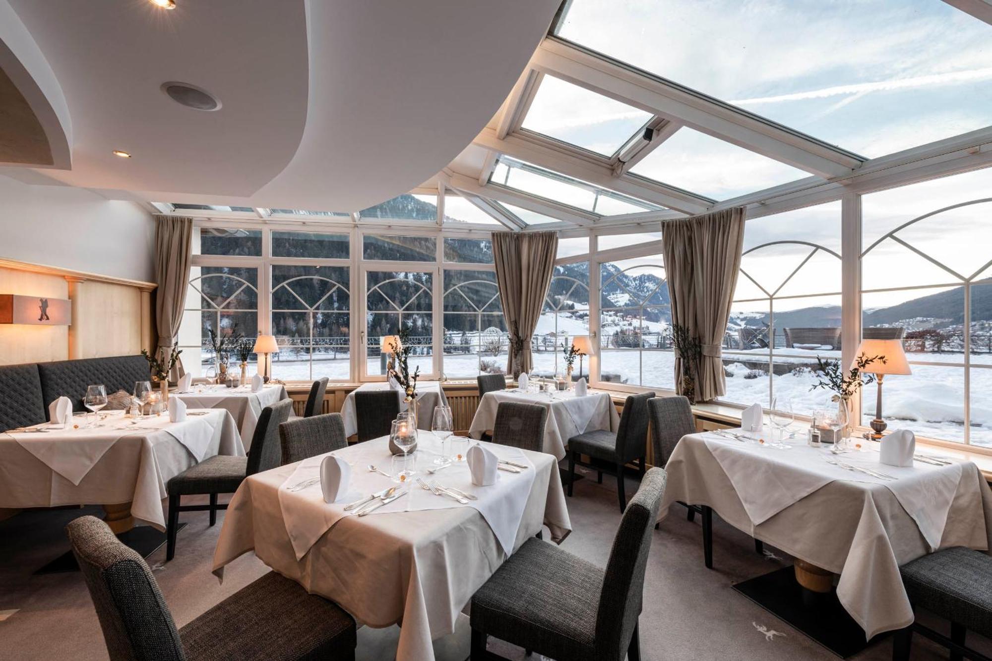 Alpenheim Charming & Spa Hotel Ortisei Luaran gambar